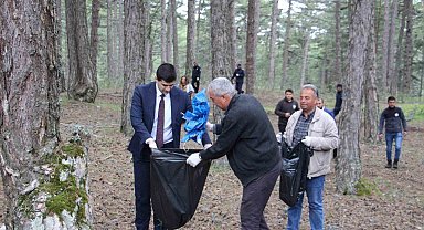 Dumlupınar'da ormanlık alanlarda çevre temizliği