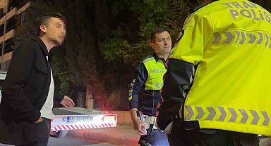 Dur ihtarına uymayan alkollü sürücünün polisi ikna çabaları sonuç vermedi