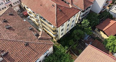 Düzce'de 3 katlı binada yangın paniği