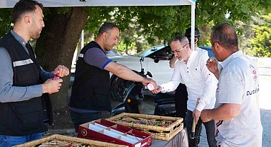 Düzce'deki mezarlıklarda bayram dayanışması