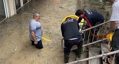 Edirne'de sağanak iş yerlerini su altında bıraktı