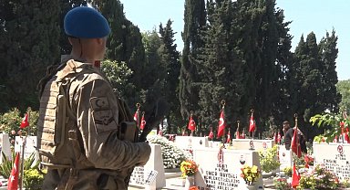 Edirnekapı Şehitliği'nde hüzünlü bayram arefesi