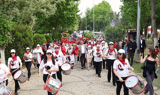 Efeler'de 19 Mayıs coşkusu Gençlik Şenliği ile yaşandı
