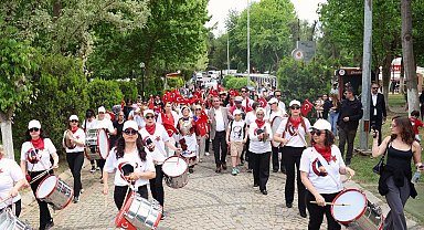 Efeler'de 19 Mayıs coşkusu Gençlik Şenliği ile yaşandı