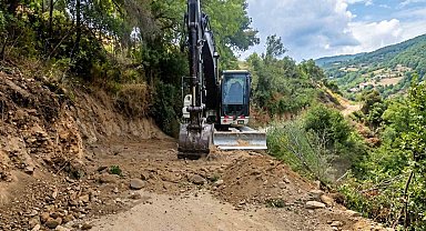 Efeler'de yol bakım ve onarım çalışmaları devam ediyor