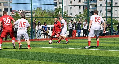 Efsane futbolculardan 19 Mayıs'a özel futbol şöleni