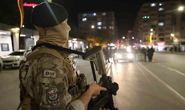 Elazığ'da 'Huzur' uygulaması: İl Emniyet Müdürü Karan sahaya inerek denetimlere katıldı