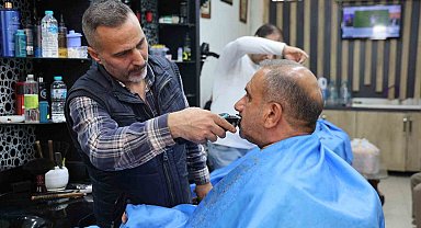Elazığ'da berberlerin bayram mesaisi başladı