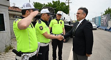 Elazığ'da Emniyet Müdürü Karan, polis memurlarıyla bir araya gelerek bayramlaştı