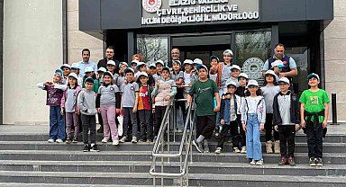 Elazığ'da minikler topladıkları kapakları çevre için teslim etti
