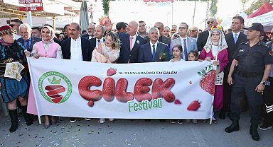 Emiralem Çilek Festivali'ne görkemli açılış