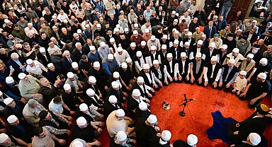 Emirsultan'da Erguvan Bayramı coşkusu