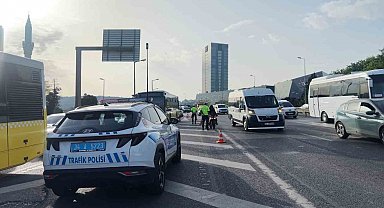 Emniyet şeridini yol gibi kullandılar, cezadan kaçamadılar
