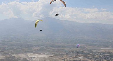 Erzincan yamaç paraşütünde Türkiye ikincisi oldu