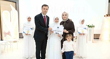 Erzincan'da hadis yarışmasında dereceye girenler ödüllendirildi