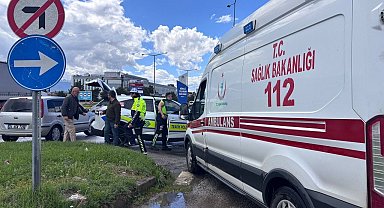 Erzincan'da kavşakta kaza: 3 yaralı