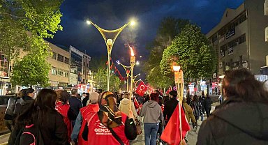Erzincan'da meşaleli 19 Mayıs yürüyüşü düzenlendi