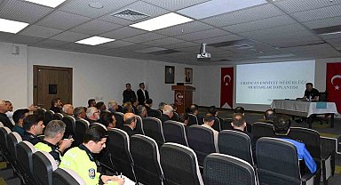 Erzincan'da muhtarlarla güvenlik toplantısı yapıldı
