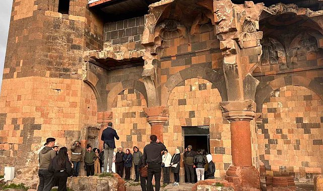 Erzincanlı gençler tarih ve medeniyet yolculuğunda buluştu