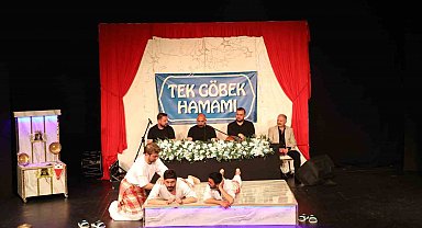 Erzurum Şehir Tiyatroları "Hançer Havası" ile Ordu'da sahne aldı