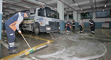Esenyurt'ta kurban kesim alanlarında kapsamlı temizlik çalışması