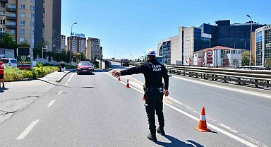 Esenyurt'ta sürücülere 'İlk Yardım ve Trafik Bilinci' eğitimi verildi