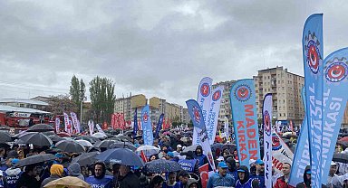Eskişehir'de 1 Mayıs 2 bin kişi ile kutlandı