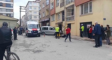 Eskişehir'de araç yayalara çarptı: 2'si ağır 3 yaralı