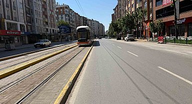 Eskişehir'de bayramın ilk günü sokaklar boş kaldı