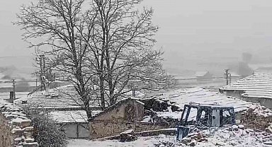 Eskişehir'in kırsalı mayıs ayında beyaza büründü