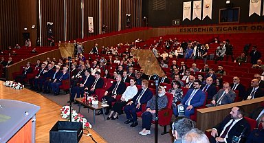 ESOGÜ Rektörü Prof. Dr. Kamil Çolak, Eskişehir Sempozyumu'nda konuştu