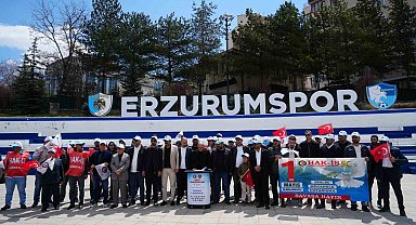 Ezurum'da 1 Mayıs'ta işçiler meydanda