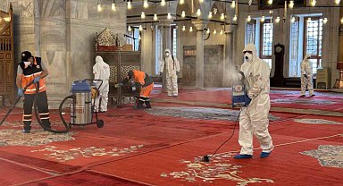 Fatih Camii'nde Kurban Bayramı hazırlığı