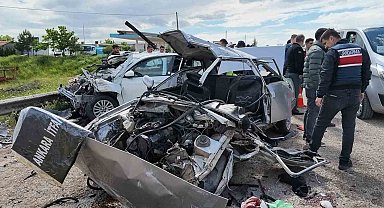 Feci kazada hayatını kaybeden çift ve 10 yaşındaki kızları toprağa verildi