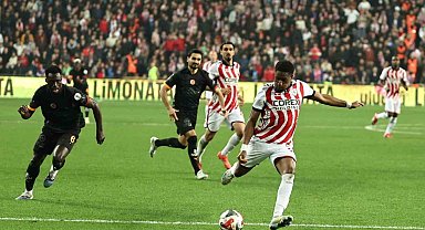 Galatasaray bu sezon ikinci kez 4 gol yedi