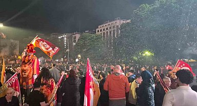Galatasaraylı taraftarlar şampiyonluk heyecanını paylaştı