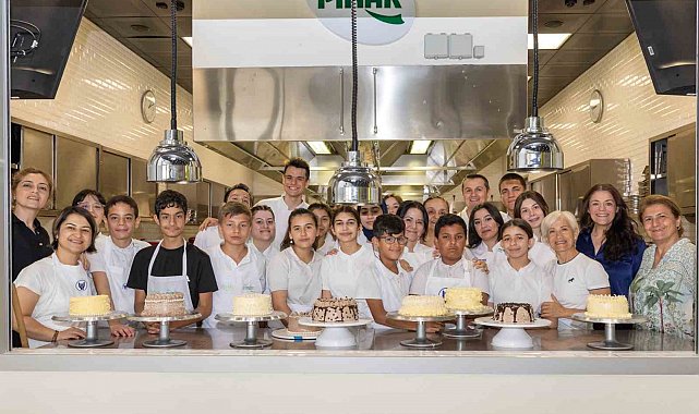 Gastronomi öğrencileri ve işitme engelli gençler mutfakta buluştu