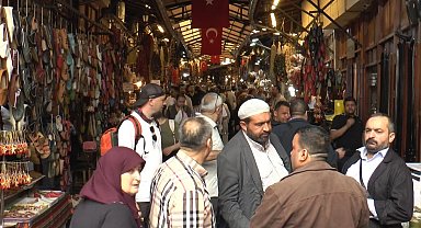 Gaziantep'in tarihi çarşılarında bayram yoğunluğu