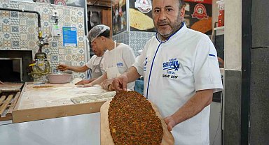 Gaziantep'in tescilli lezzeti lahmacun 180 TL'den satılıyor