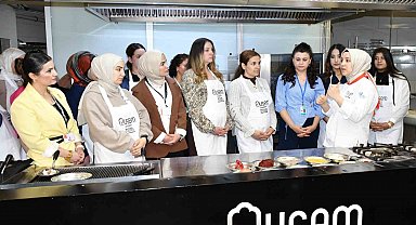 Gaziantep'te 'ebe gebe el ele' vererek pirpirim aşı yaptı