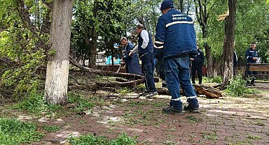 Gaziantep'te fırtına sonrası yaralar sarılıyor