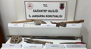 Gaziantep'te kaçak kazı yapan 2 şahsı jandarma yakaladı