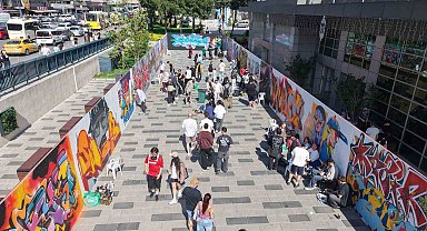 Gaziosmanpaşa'da "Sokak Stili Graffiti Festivali" renkli görüntülere sahne oldu