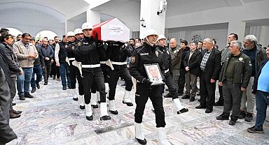 Geçirdiği rahatsızlık sonucu vefat eden polis memuru son yolculuğuna uğurlandı