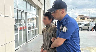 Geçtiğimiz hafta duraktan taksiyi çalmaya çalışıp yakalandı, bu sefer evini yaktı