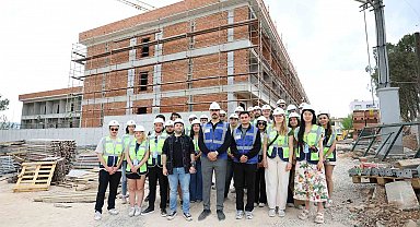 Geleceğin mühendisleri huzurevi inşaatını gezdi