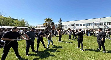 Geleneksel tomurcuk şenliğinde öğrenciler doyasıya eğlendi