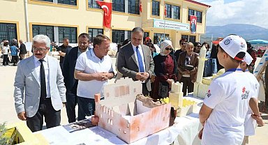 Genç kâşifler Mut'ta sahne aldı: 19 proje ilgi gördü