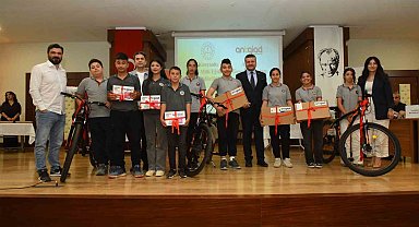 Genç zihinler aynı çatı altında buluştu