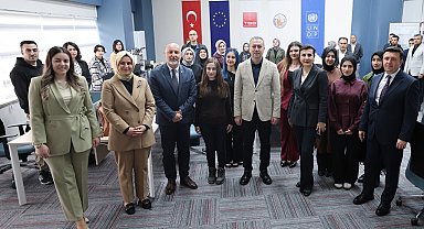 Gençler için Dijital Gençlik Merkezi açıldı